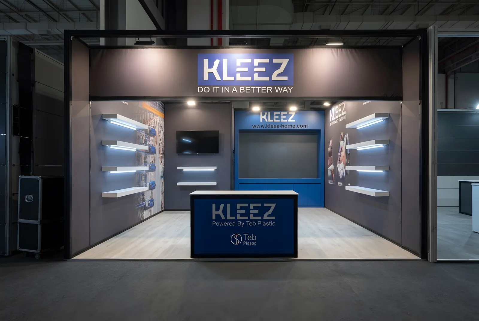 KLEEZ stand